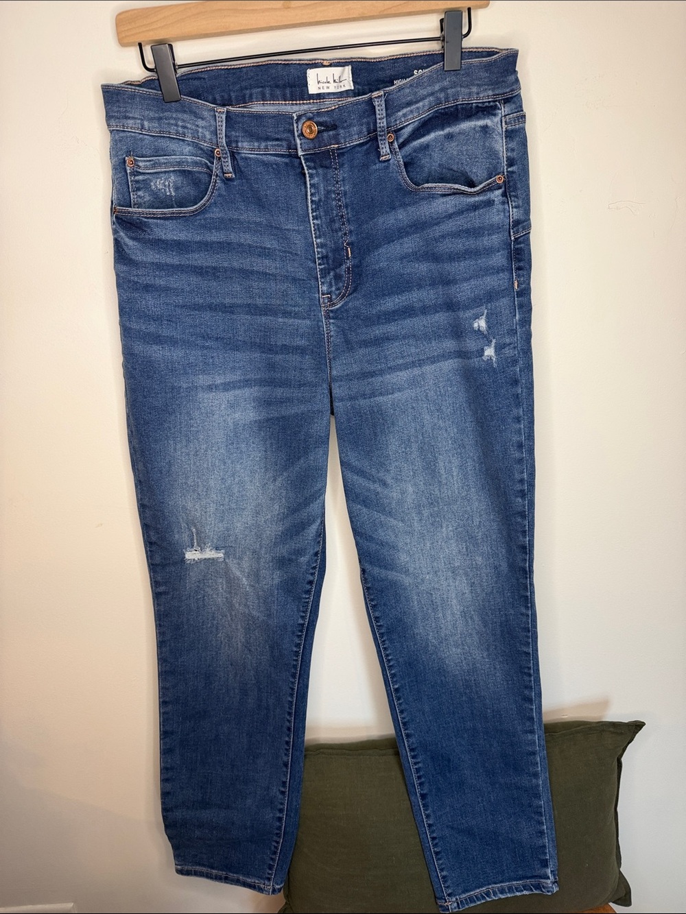 Nicole miller High-Rise Skinny Jeans in Medium Blue Wash